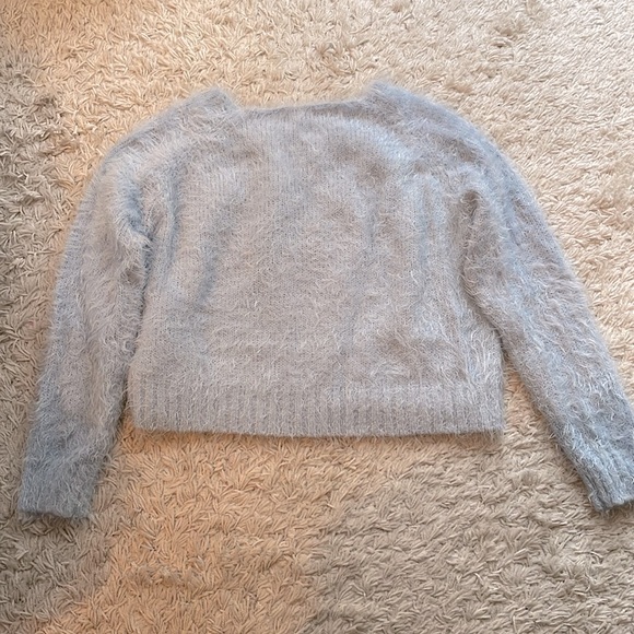 F21 Dusty Blue Cropped Fuzzy L/S Sweater, size M - Picture 3 of 5